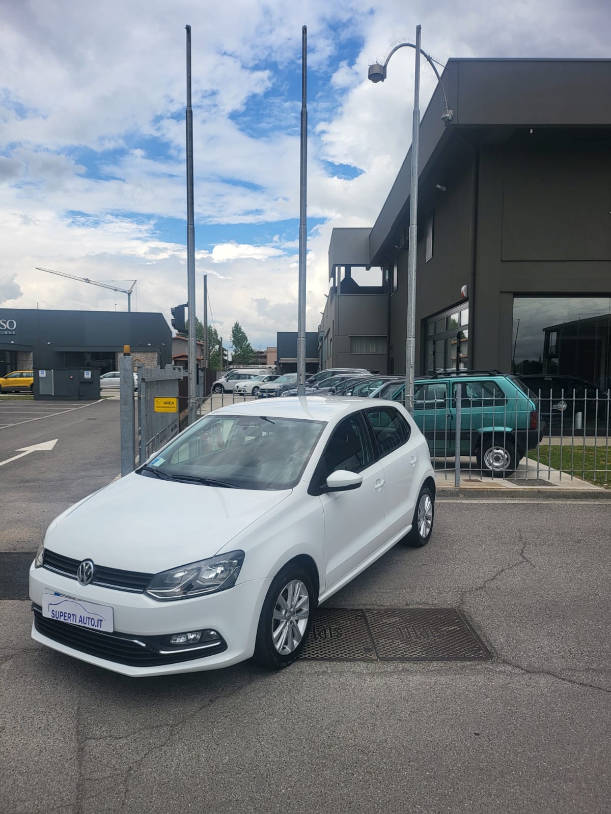 Volkswagen-Polo_6824bbd4c8f65_2025-05-14-155044.jpg