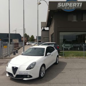 Alfa Romeo Giulietta adatta neopatentati condizioni eccellenti